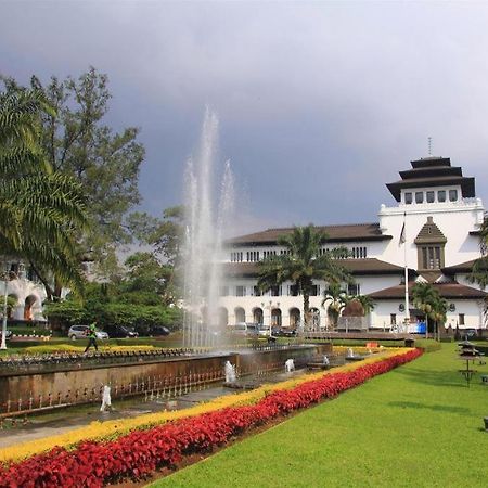 Casa D' Ladera Hotel Bandung Exterior photo