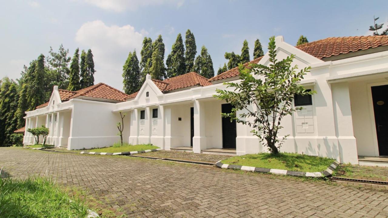 Casa D' Ladera Hotel Bandung Exterior photo