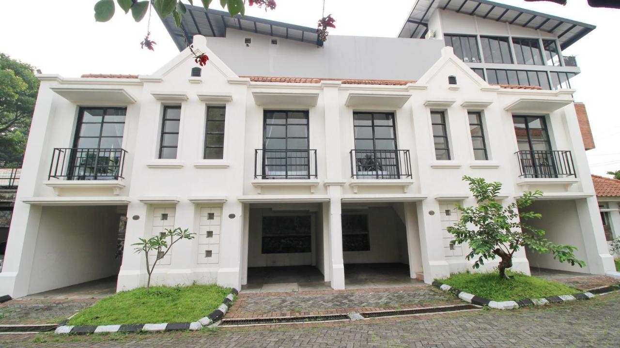 Casa D' Ladera Hotel Bandung Exterior photo