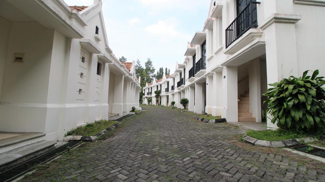 Casa D' Ladera Hotel Bandung Exterior photo