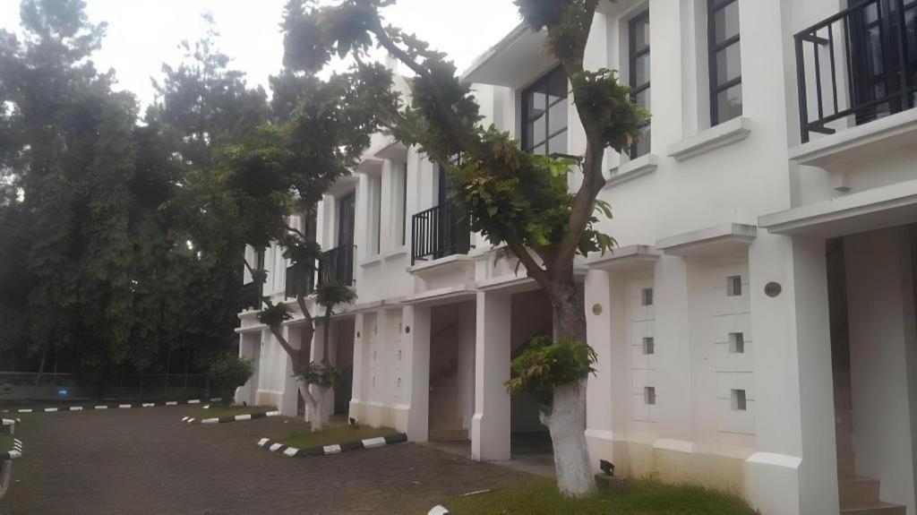 Casa D' Ladera Hotel Bandung Exterior photo