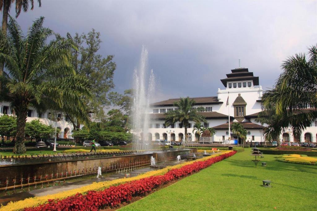 Casa D' Ladera Hotel Bandung Exterior photo